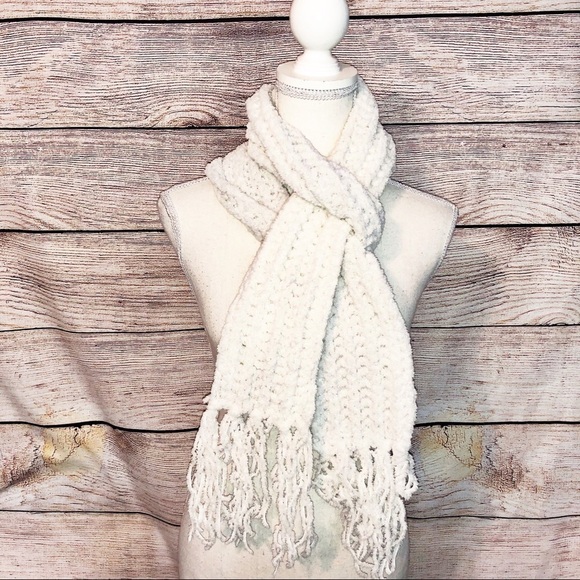 Old Navy Cable Knit Off white Scarf - Picture 3 of 6